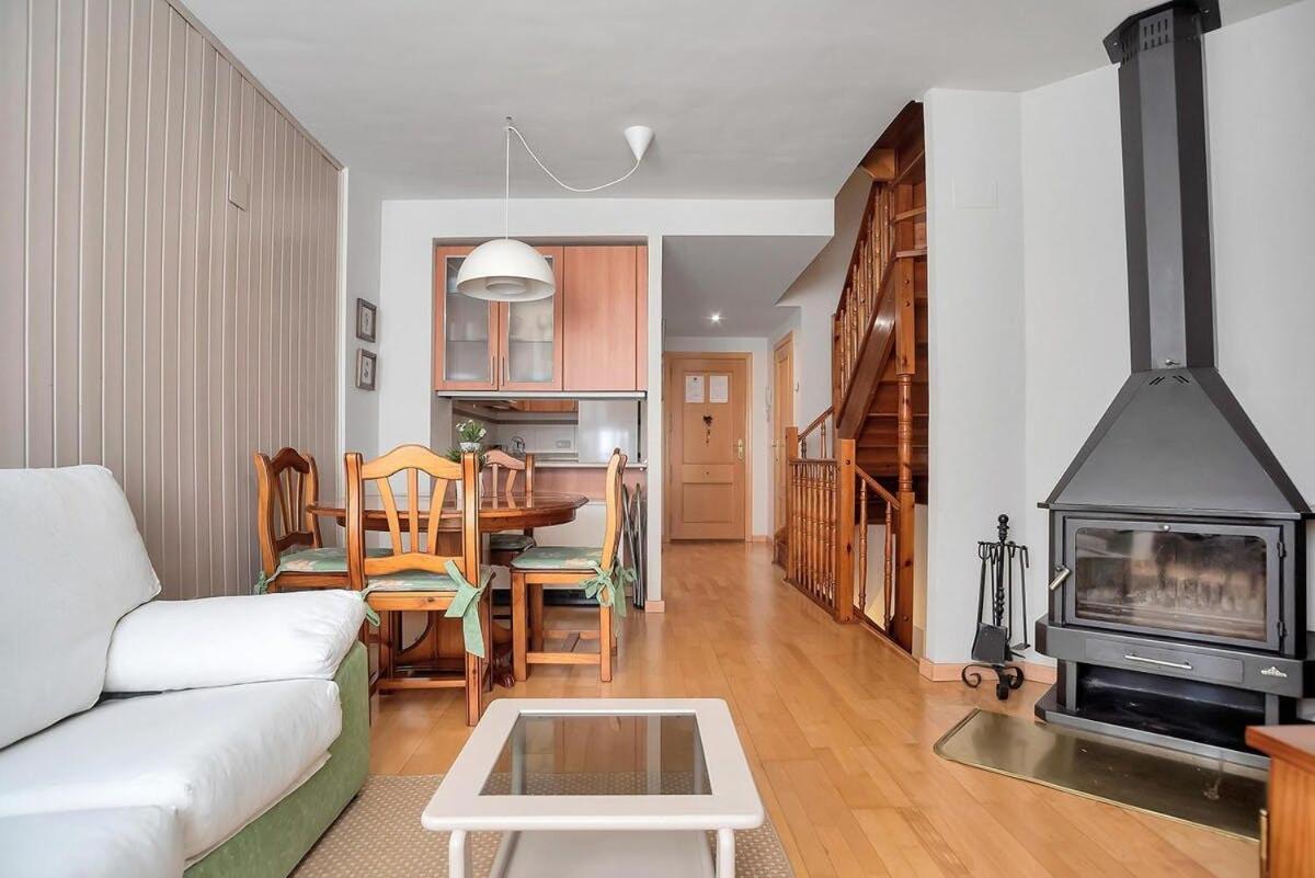 Argualas Triplex Con Piscina 팬틱코사 외부 사진